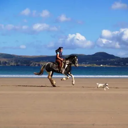 Arnolds & Riding Stables Hotel Dunfanaghy