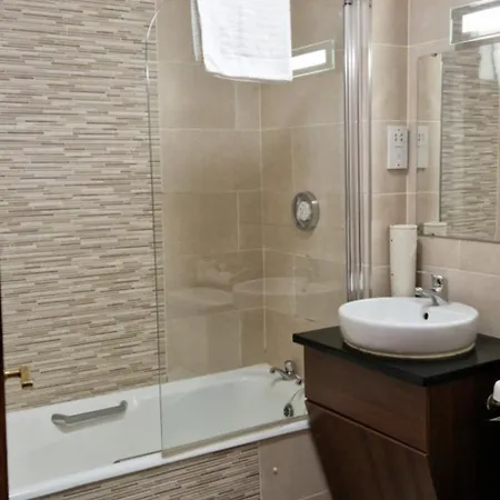 Arnolds & Riding Stables Hotel 3*