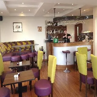 Arnolds & Riding Stables Hotel 3*